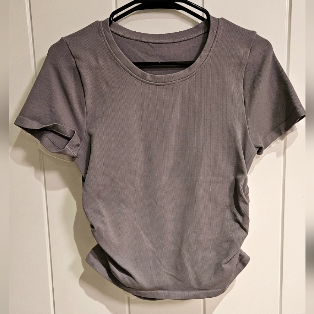 Bundle of 2 OQQ ruched shirts Large